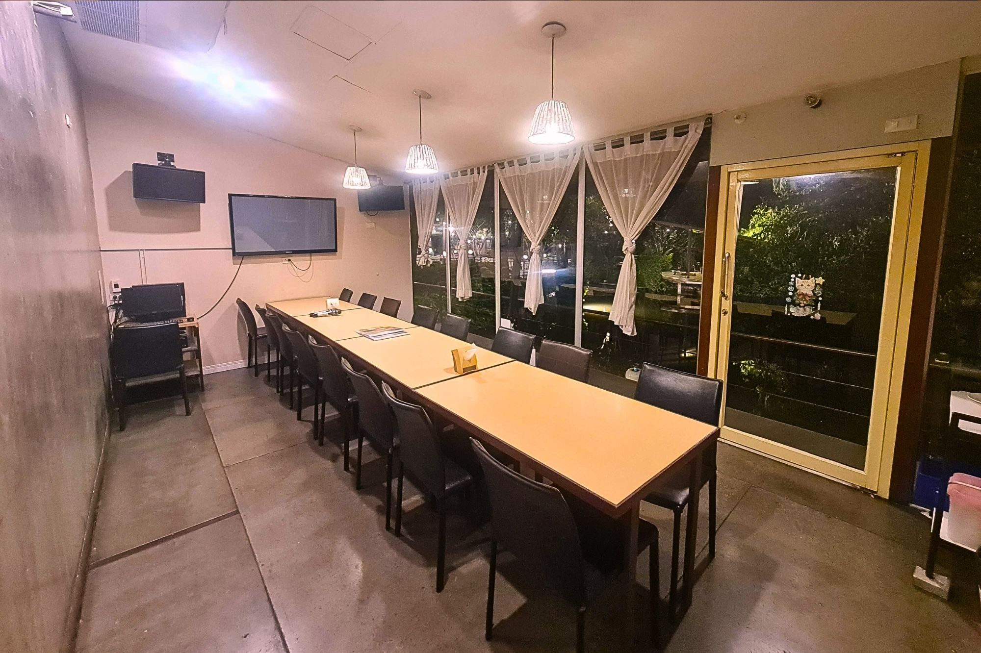 Karaoke ห้องคาราโอเกะ