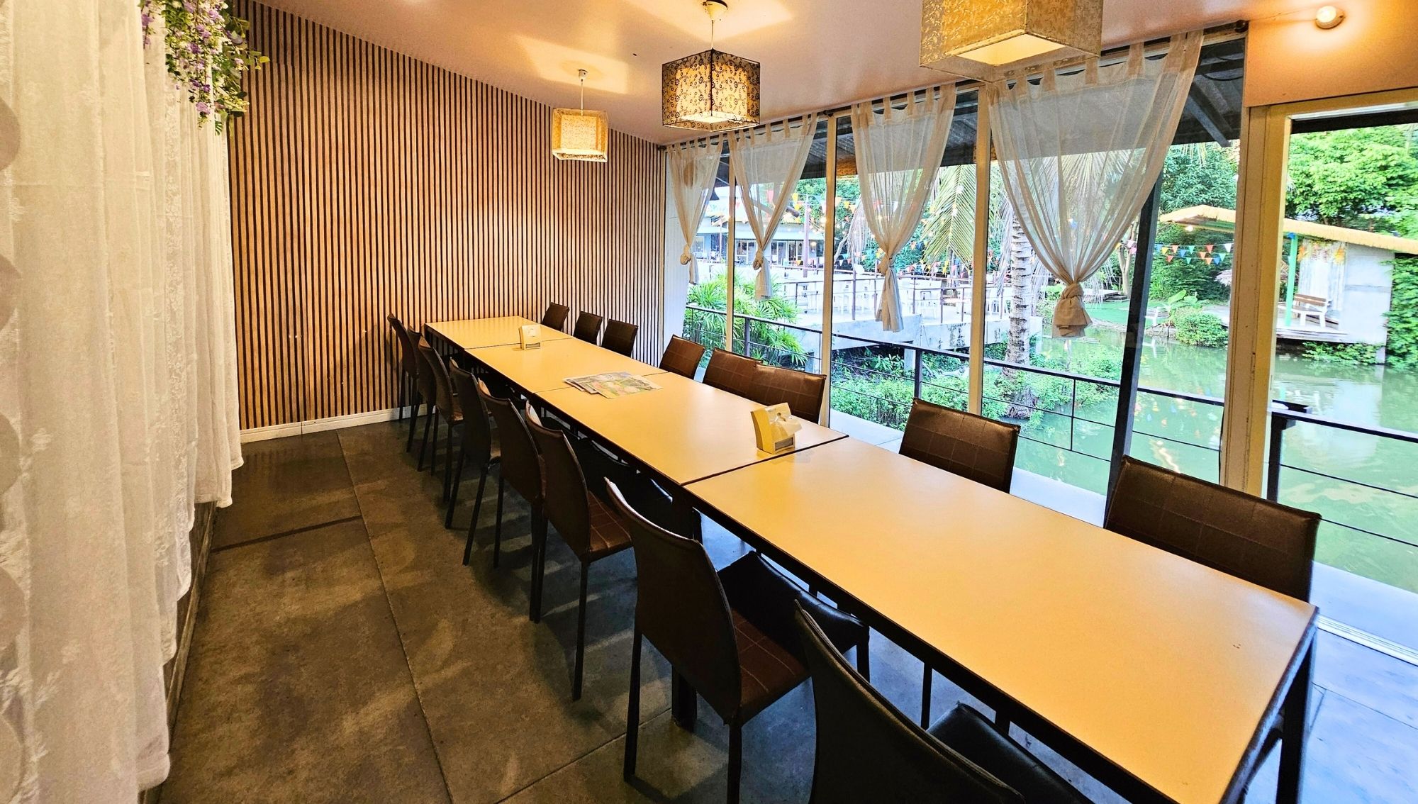 Karaoke ห้องคาราโอเกะ