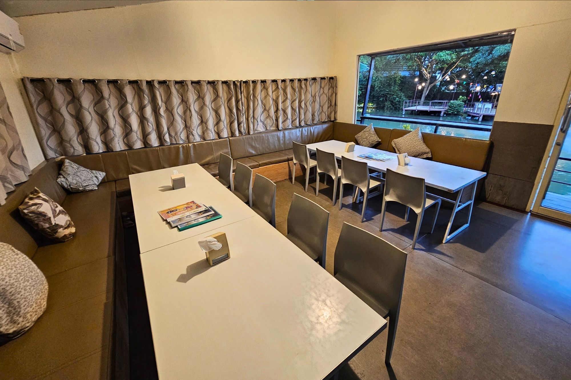 Karaoke ห้องคาราโอเกะ