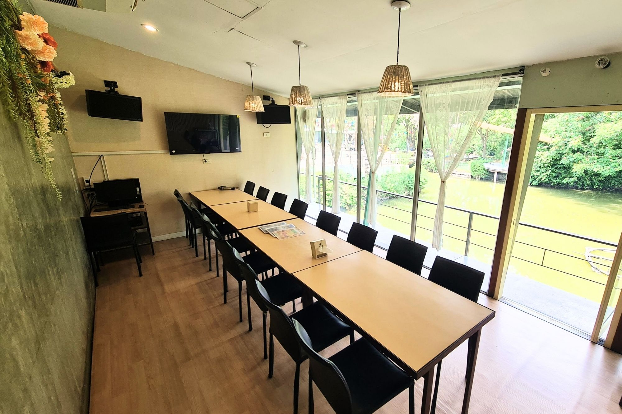 ร้านคาราโอเกะเพลงเก่า