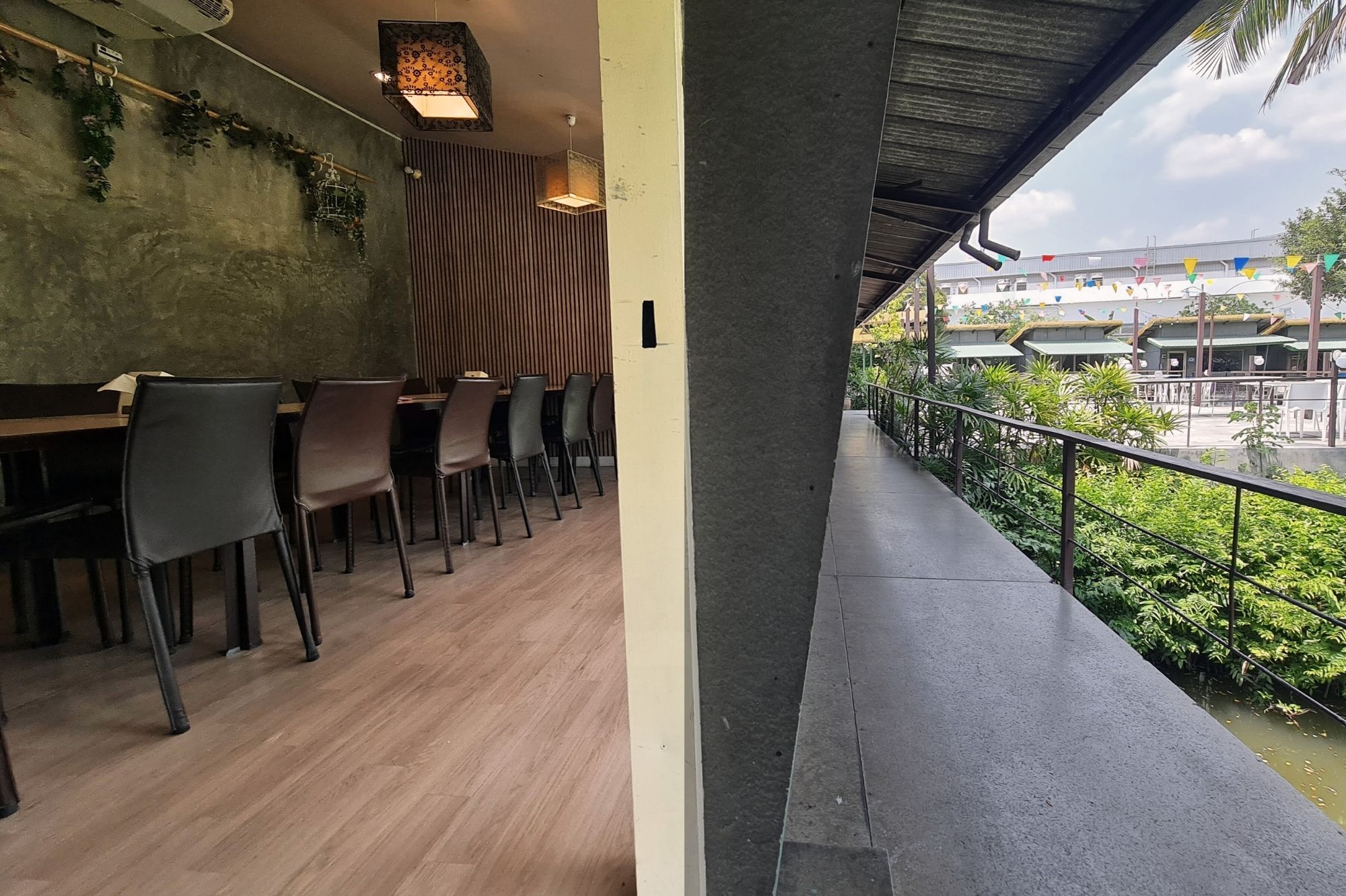 คาราโอเกะเปิดกลางวัน