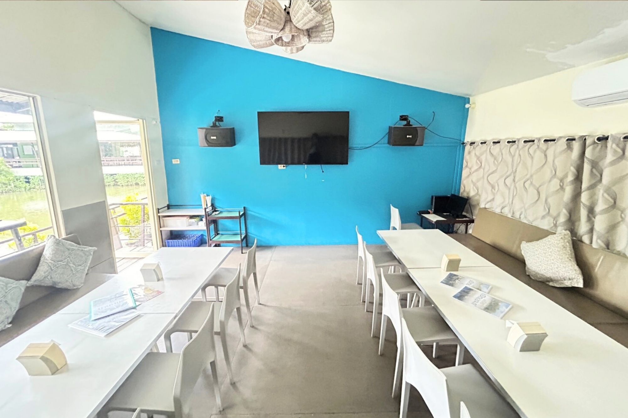 ร้านคาราโอเกะเพลงเก่า